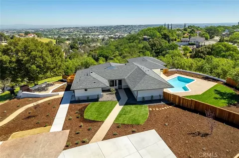 View/Area - 1026 Merry Hill Rd, Paso Robles, CA 93446 photo 1 of 8