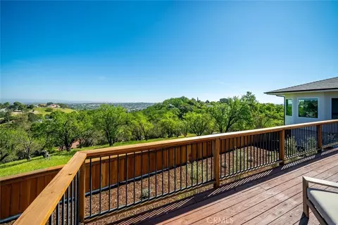 Exterior - 1026 Merry Hill Rd, Paso Robles, CA 93446 photo 6 of 18