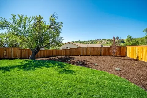 Exterior - 1026 Merry Hill Rd, Paso Robles, CA 93446 photo 12 of 18