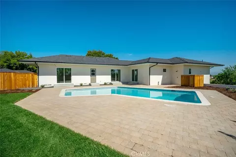 Exterior - 1026 Merry Hill Rd, Paso Robles, CA 93446 photo 14 of 18