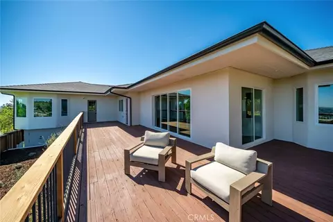 Exterior - 1026 Merry Hill Rd, Paso Robles, CA 93446 photo 7 of 18