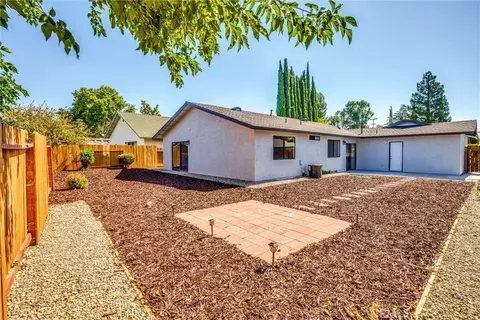 Exterior - 921 Player Ln, Paso Robles, CA 93446 photo 5 of 9