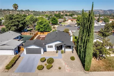 View/Area - 921 Player Ln, Paso Robles, CA 93446 photo 1 of 10