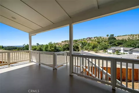 Exterior - 1006 Merry Hill Rd, Paso Robles, CA 93446 photo 5 of 15