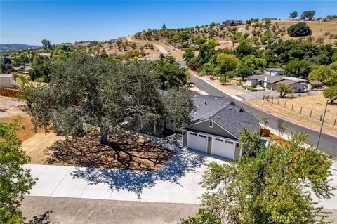View/Area - 1006 Merry Hill Rd, Paso Robles, CA 93446 photo 1 of 6