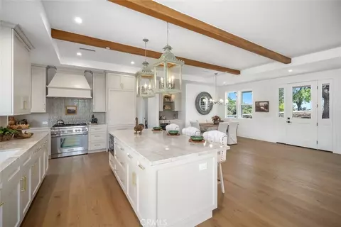 Kitchen - 1006 Merry Hill Rd, Paso Robles, CA 93446 photo 5 of 6