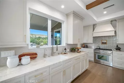 Kitchen - 1006 Merry Hill Rd, Paso Robles, CA 93446 photo 4 of 6