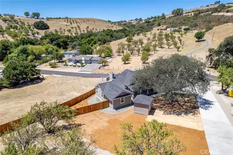 View/Area - 1006 Merry Hill Rd, Paso Robles, CA 93446 photo 3 of 6