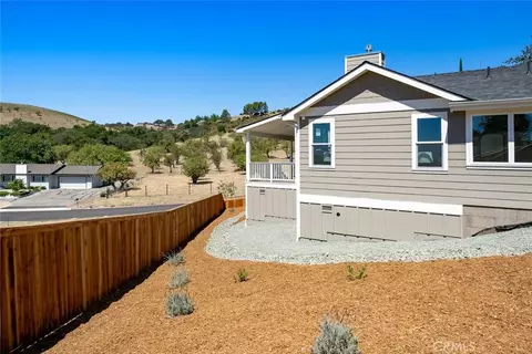 Exterior - 1006 Merry Hill Rd, Paso Robles, CA 93446 photo 10 of 15