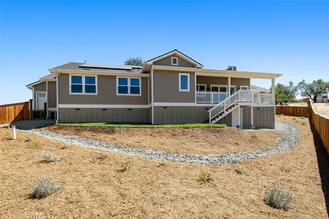 Exterior - 1006 Merry Hill Rd, Paso Robles, CA 93446 photo 8 of 15