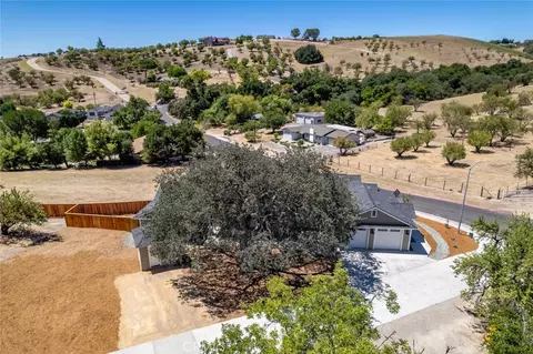 View/Area - 1006 Merry Hill Rd, Paso Robles, CA 93446 photo 2 of 6