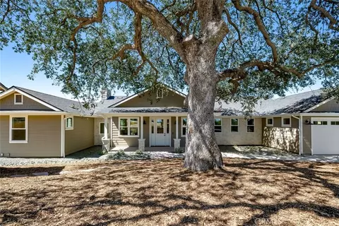 Exterior - 1006 Merry Hill Rd, Paso Robles, CA 93446 photo 3 of 15