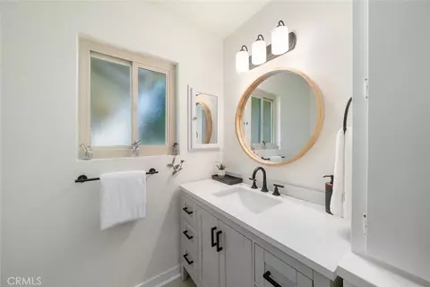 Bath - 126 Flag Way #B, Paso Robles, CA 93446 photo 3 of 5