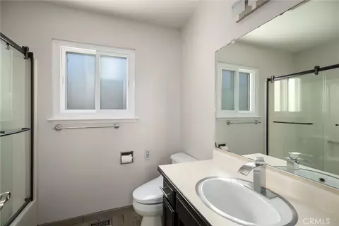 Bath - 96 24th St, Cayucos, CA 93430 photo 2 of 3