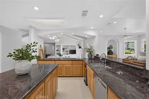 Kitchen - 5648 E Dinuba, Fowler, CA 93625 photo 4 of 5
