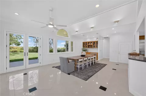 Dining - 5648 E Dinuba, Fowler, CA 93625 photo 1 of 5