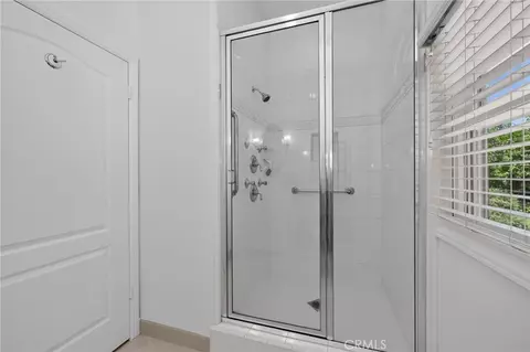 Bath - 5648 E Dinuba, Fowler, CA 93625 photo 2 of 8