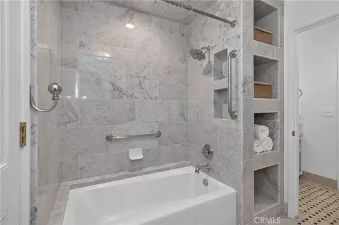 Bath - 5648 E Dinuba, Fowler, CA 93625 photo 4 of 8