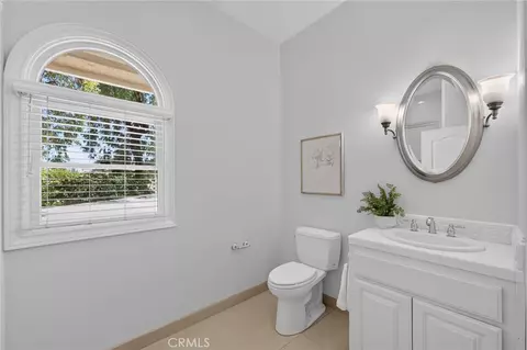 Bath - 5648 E Dinuba, Fowler, CA 93625 photo 1 of 8