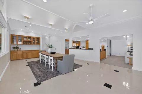 Dining - 5648 E Dinuba, Fowler, CA 93625 photo 3 of 5