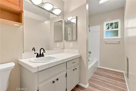 Bath - 2925 Oak, Paso Robles, CA 93446 photo 2 of 3