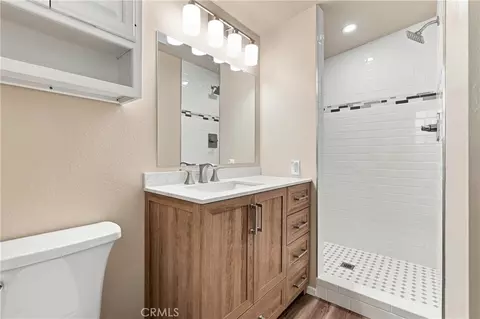 Bath - 2925 Oak, Paso Robles, CA 93446 photo 1 of 3