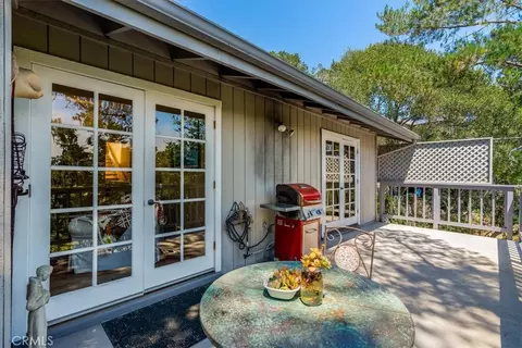 Exterior - 930 Suffolk St, Cambria, CA 93428 photo 5 of 10