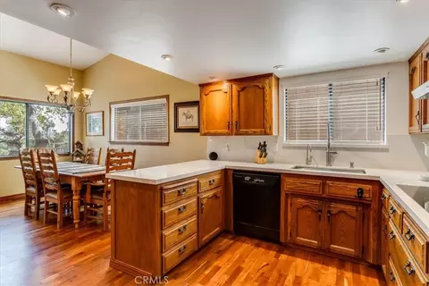 Kitchen - 930 Suffolk St, Cambria, CA 93428 photo 3 of 4