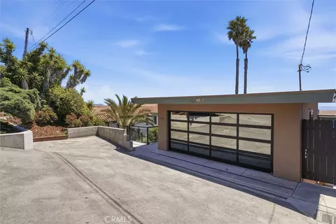 Exterior - 998 Park Ave, Cayucos, CA 93430 photo 4 of 5