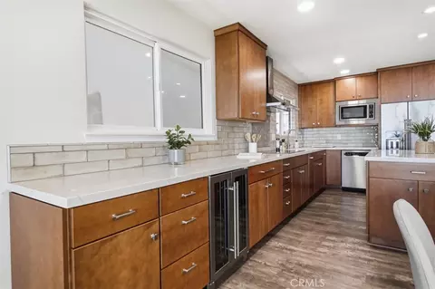Kitchen - 998 Park Ave, Cayucos, CA 93430 photo 3 of 10