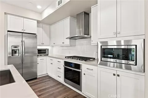 Kitchen - 227 Bowery, Irvine, CA 92612 photo 2 of 4