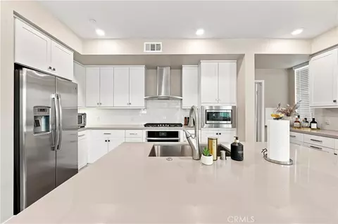 Kitchen - 227 Bowery, Irvine, CA 92612 photo 3 of 4