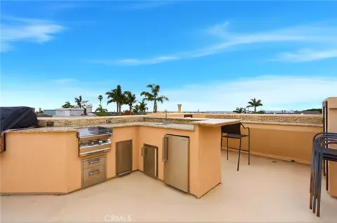 Kitchen - 336 Brighton Ave, Grover Beach, CA 93433 photo 6 of 6