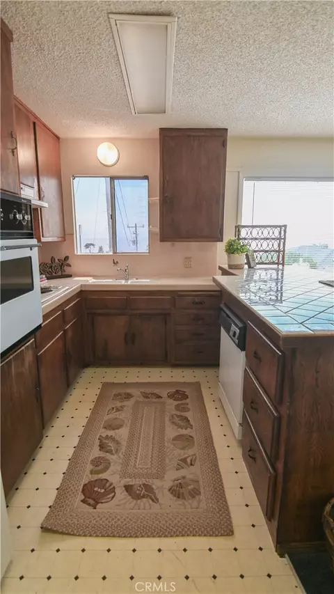 Kitchen - 597 Park, Cayucos, CA 93430 photo 3 of 3