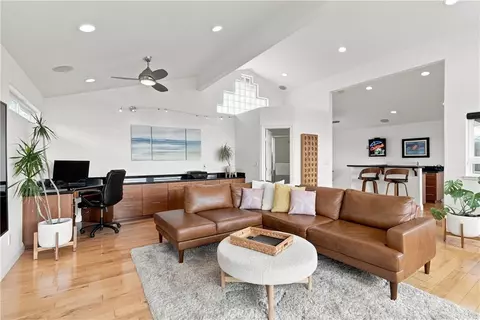 Living - 2440 Greenwood Ave, Morro Bay, CA 93442 photo 4 of 5