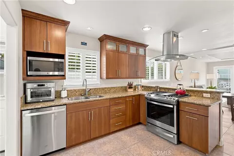 Kitchen - 2440 Greenwood Ave, Morro Bay, CA 93442 photo 2 of 2