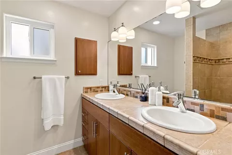 Bath - 2440 Greenwood Ave, Morro Bay, CA 93442 photo 1 of 3