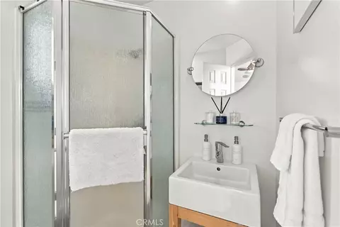 Bath - 2440 Greenwood Ave, Morro Bay, CA 93442 photo 3 of 3