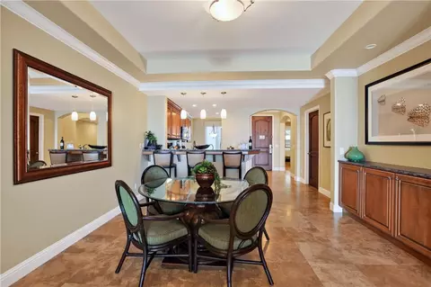 Dining - 2727 Shell Beach Rd #314, Pismo Beach, CA 93449 photo 2 of 9