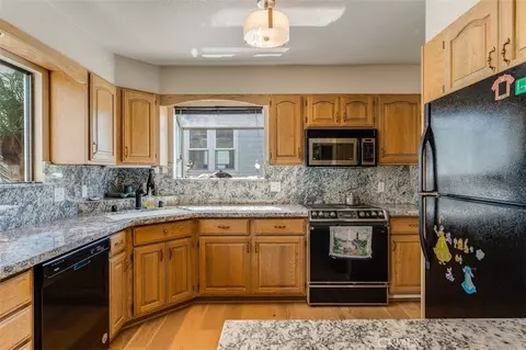 Kitchen - 399 Warwick, Cambria, CA 93428 photo 2 of 2