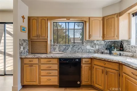 Kitchen - 399 Warwick, Cambria, CA 93428 photo 1 of 2