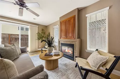 Living - 979 La Costa Ct, Atascadero, CA 93422 photo 2 of 2