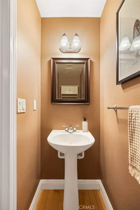 Bath - 979 La Costa Ct, Atascadero, CA 93422 photo 1 of 4