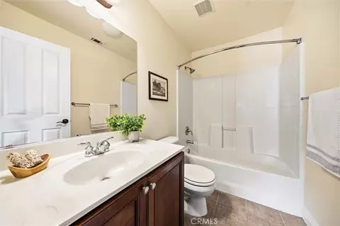 Bath - 979 La Costa Ct, Atascadero, CA 93422 photo 2 of 4