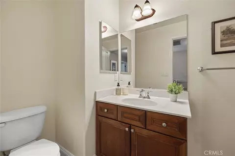 Bath - 979 La Costa Ct, Atascadero, CA 93422 photo 3 of 4