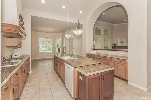 Kitchen - 4477 N Quail Lake Dr, Clovis, CA 93619 photo 3 of 8