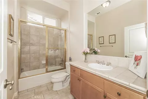 Bath - 4477 N Quail Lake Dr, Clovis, CA 93619 photo 7 of 8
