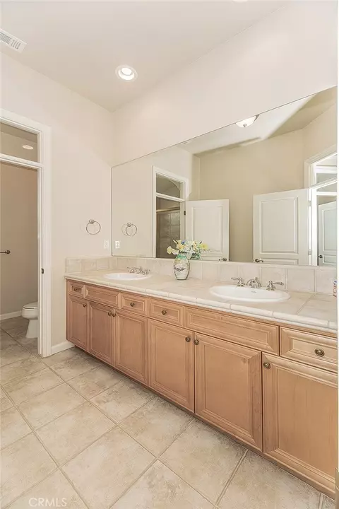 Bath - 4477 N Quail Lake Dr, Clovis, CA 93619 photo 5 of 8