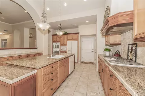 Kitchen - 4477 N Quail Lake Dr, Clovis, CA 93619 photo 6 of 8