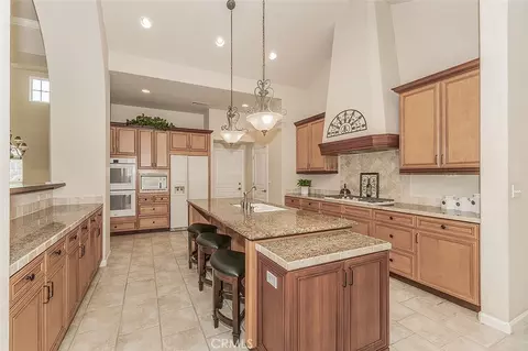 Kitchen - 4477 N Quail Lake Dr, Clovis, CA 93619 photo 4 of 8
